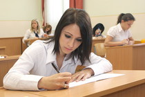 A középszintű informatika gyakorlati vizsgákkal folytatódnak az érettségik kedd délelőtt. Az írásbelik után a szóbeli vizsgák következnek majd, az érettségik június 28-ig tartanak.
A középszintű informatika gyakorlati vizsgákkal folytatódnak az érettségik kedd délelőtt. Az írásbelik után a szóbeli vizsgák következnek majd, az érettségik június 28-ig tartanak.