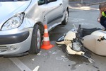 Nem hajthatnak be a Gagarin utca fel� az aut�sok, ugyanis ma reggel egy aut�s �s egy robog�s �tk�z�tt. A motoros s�lyos s�r�l�seket szenvedett. 