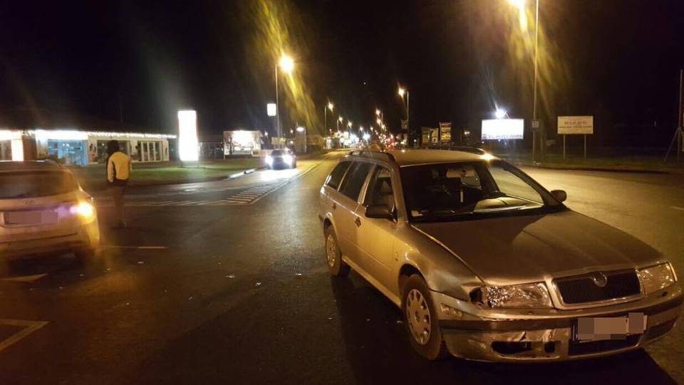 Honda s Skoda tkztt a Zanati t vgn, a Tesco fel