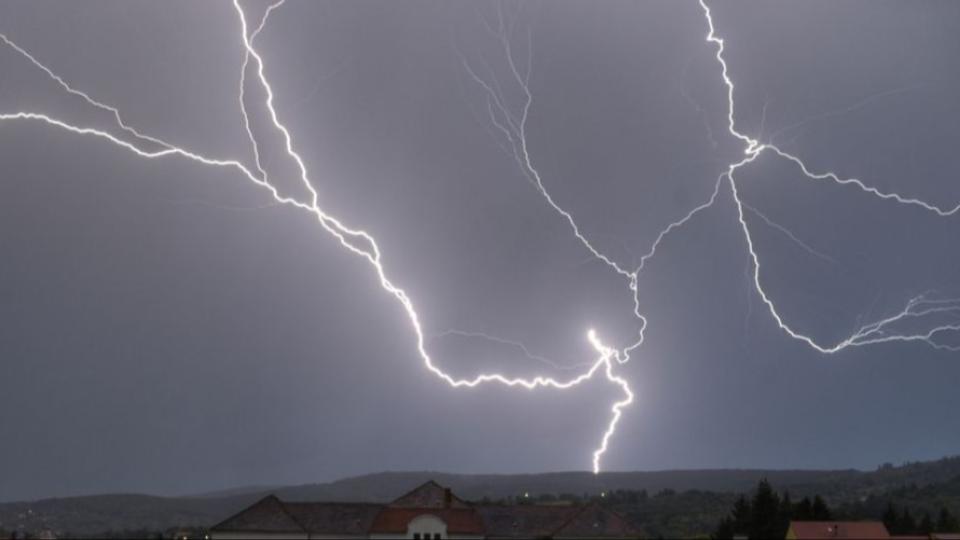 Figyelmeztets Vas vrmegyre: villmls, jges is elfordulat