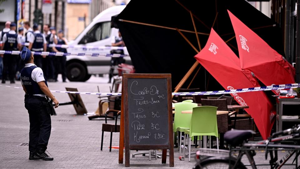 Kisteheraut hajtott egy tterem vendgei kz Brsszelben