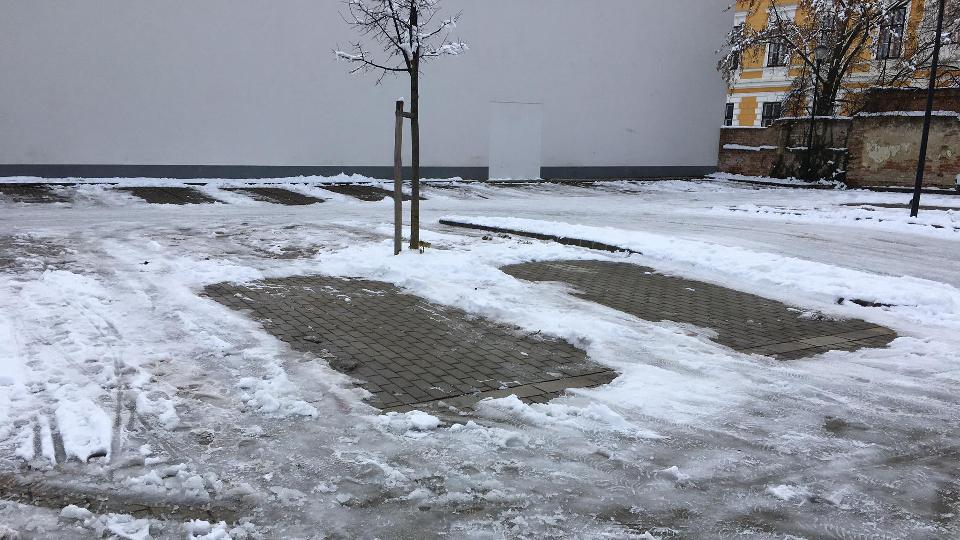 Olvasnk kldte: hfdte parkolk