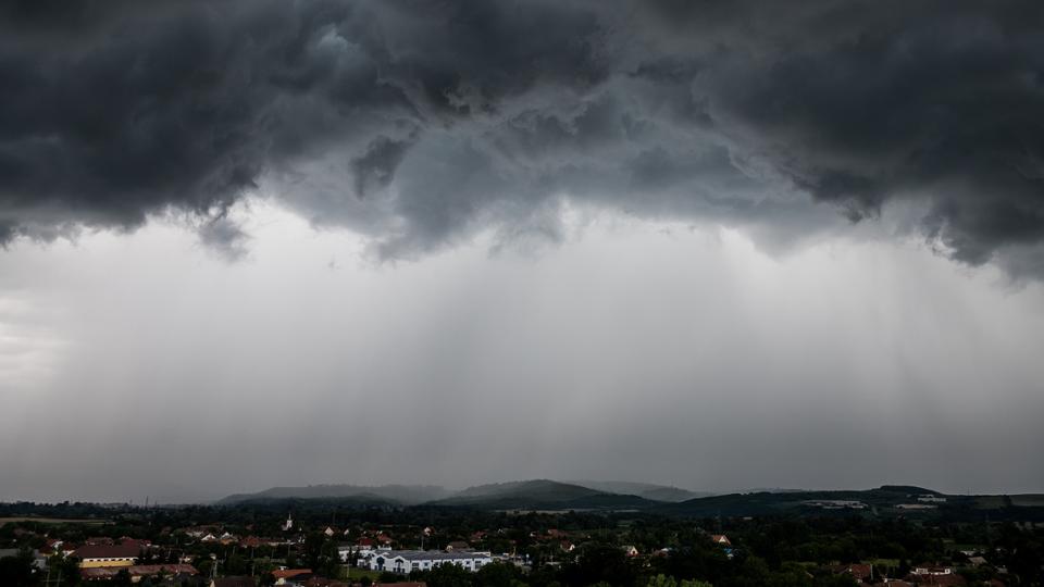 Figyelmeztetst adtak ki t vrmegyre