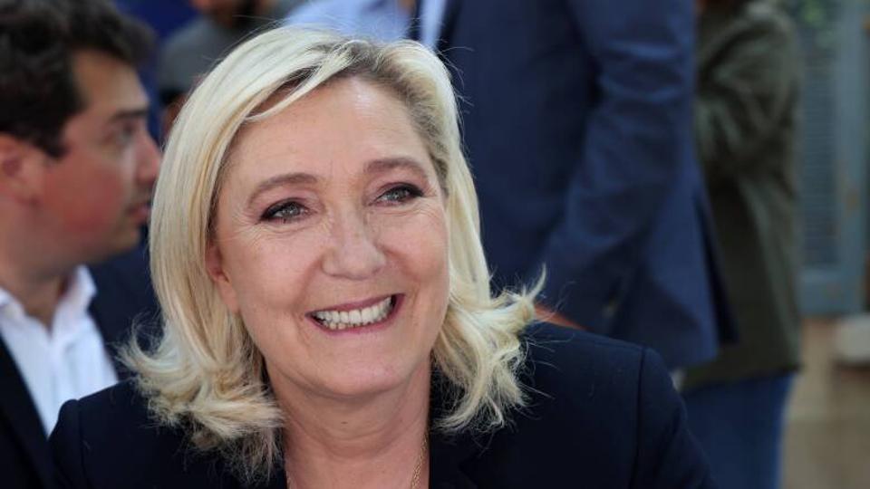 Macron hatalmasat bukott, Le Pen nyerte a parlamenti vlasztsok els forduljt