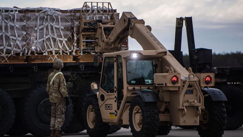 Katonai clpontnak tekintik a NATO fegyverszlltmnyait az oroszok