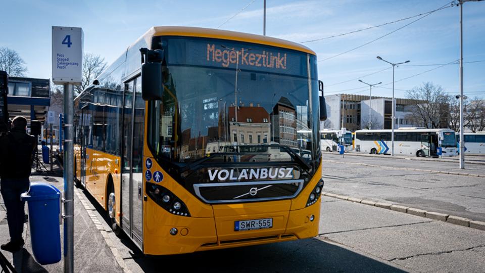 Kzssgi kzlekeds: j jrmvek a Volnbusznl