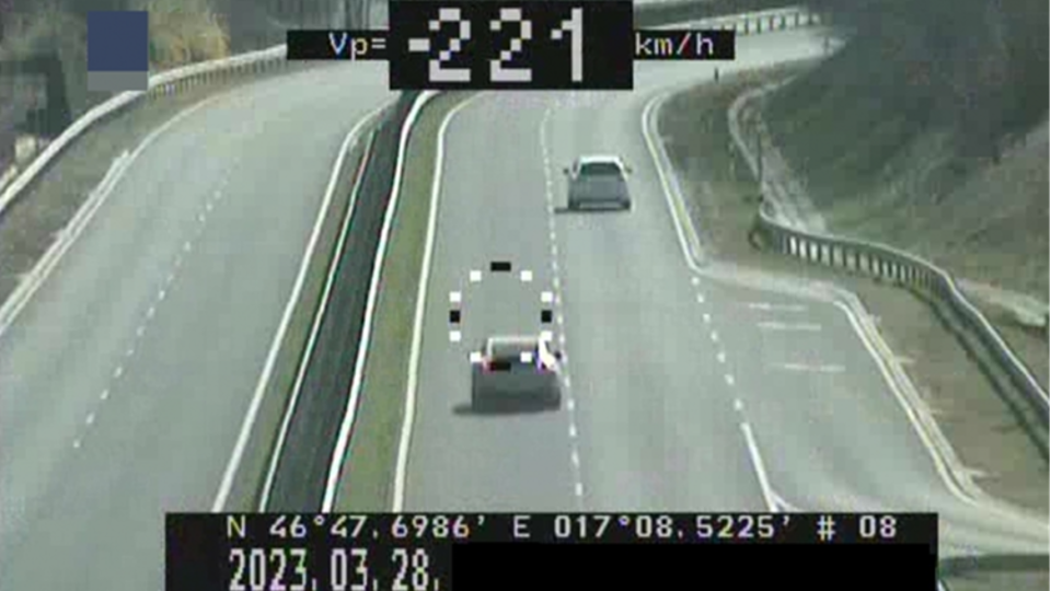 Tbb mint 220 km/h-val szguldott egy sofr Zala vrmegyben