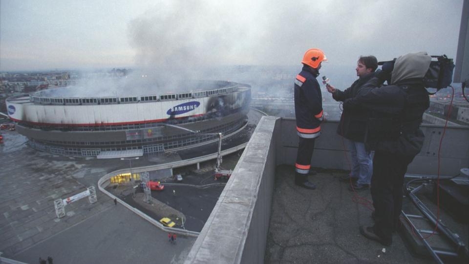 Huszont ve gyulladt ki a Budapest Sportcsarnok – vide