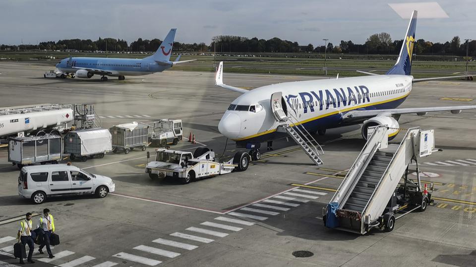 Gigasztrjk a Ryanairnl, tbb mint 150 jratot trltek