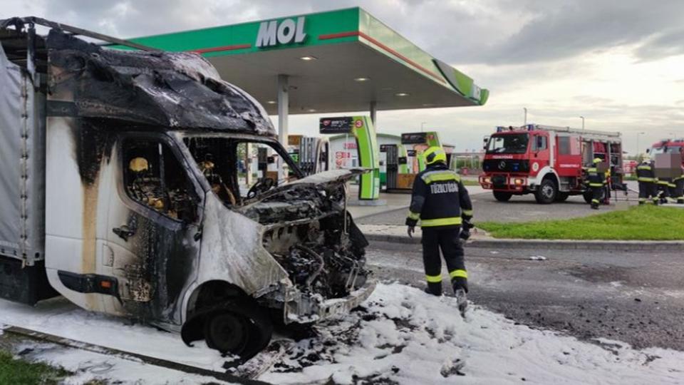 Benzinkton gyulladt ki egy kisteheraut Szombathelyen  