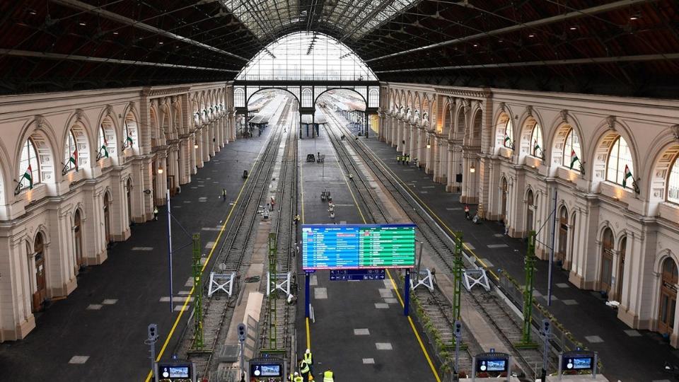 jabb InterCity tkztt a Keleti plyaudvaron, a MV nem llegezhet fel