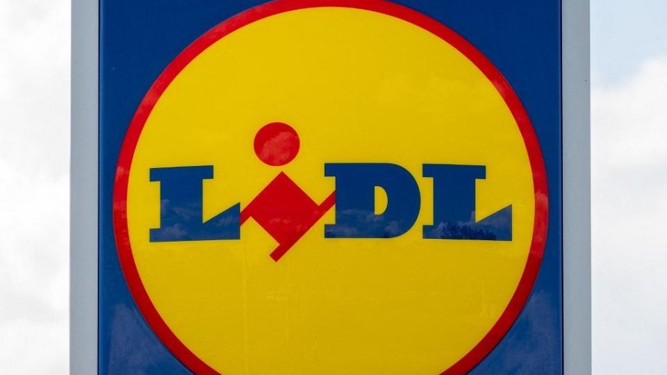 j outlet zletet nyitott a Lidl – a vsrlk rkig vrakoztak, hogy bejussanak