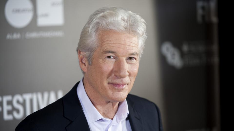 A 73 ves Richard Gere-t tdgyulladssal szlltottk krhzba