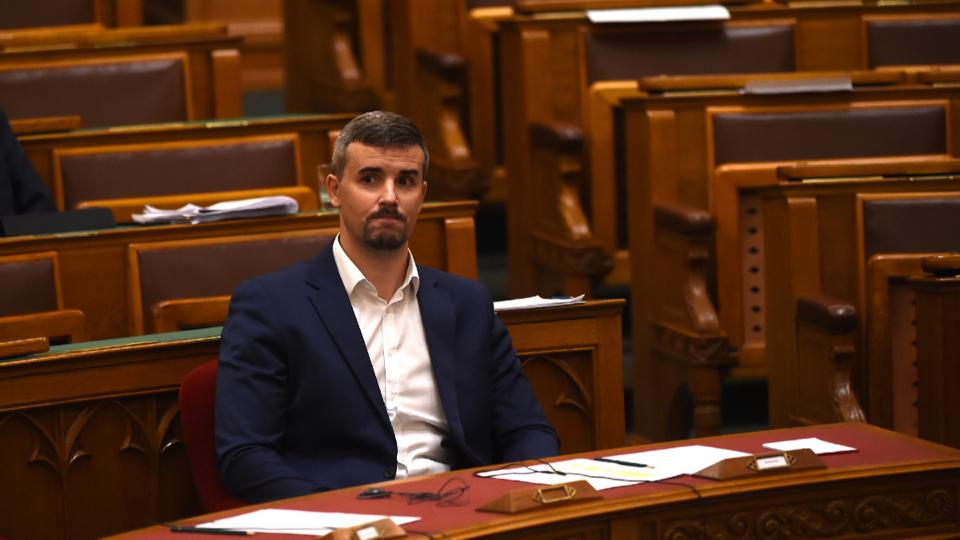 Jakab Pter lemondott a Jobbik elnki pozcijrl