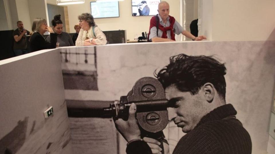 Budapesten megnylt a vilg els lland Robert Capa-letm-killtsa