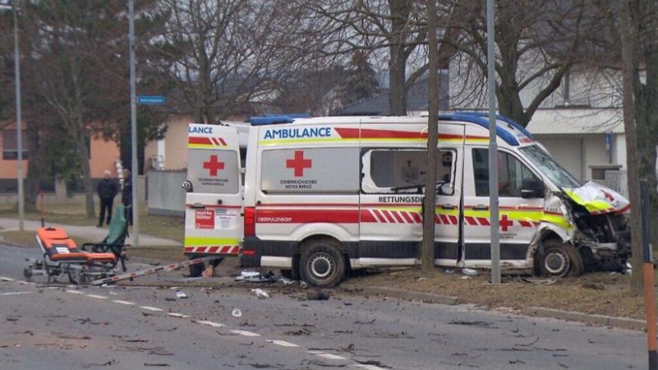 jabb tragdia Burgenlandban – Szirnz mentaut tkztt, a balesetben ketten meghaltak