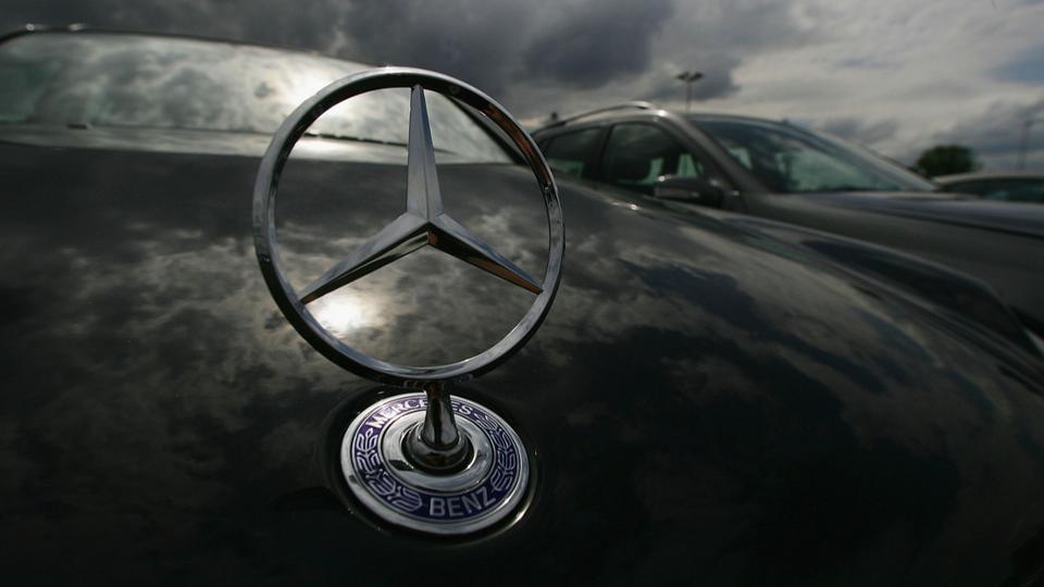 Magyarorszg a romnokkal s a lengyelekkel verseng egy Mercedes-gyrrt
