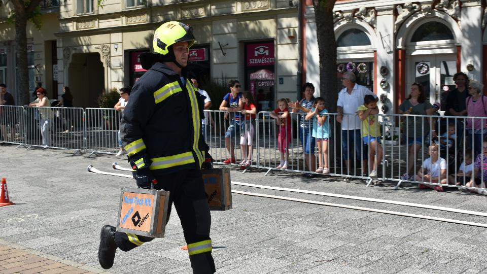 Az orszg legersebb tzoltja cmrt vetlkednek a F tren