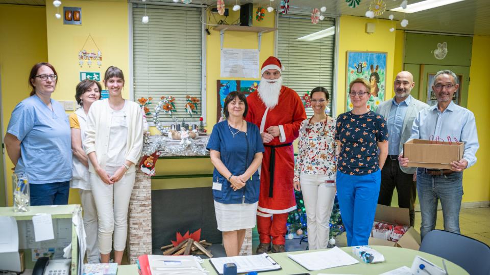 Egszsges dessgeket vitt a Mikuls a szombathelyi krhzba