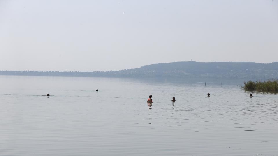 lett ldozta kedvesrt a frfi, a Balatonba fulladt ments kzben